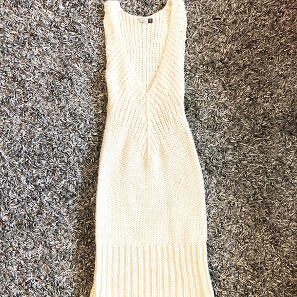Aritzia Dresses & Skirts - ARITZIA WILFRED THICK CABLEKNIT DRESS CREAM